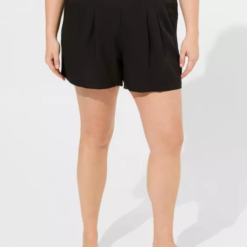 NWT Torrid 3.5 Inch Challis Short- Size 3x - Picture 2 of 9